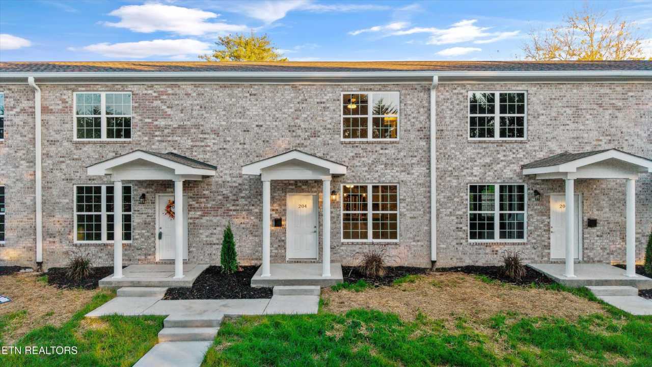 481 Broome Rd unit: 204