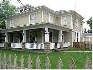Historical Style Home Minutes from Campus and Downtown Fayetteville
