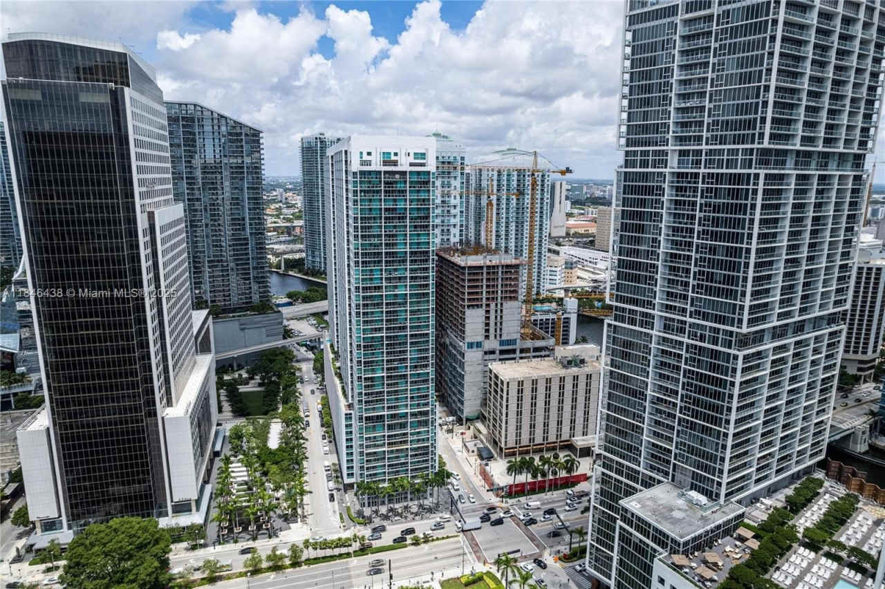 500 Brickell Ave