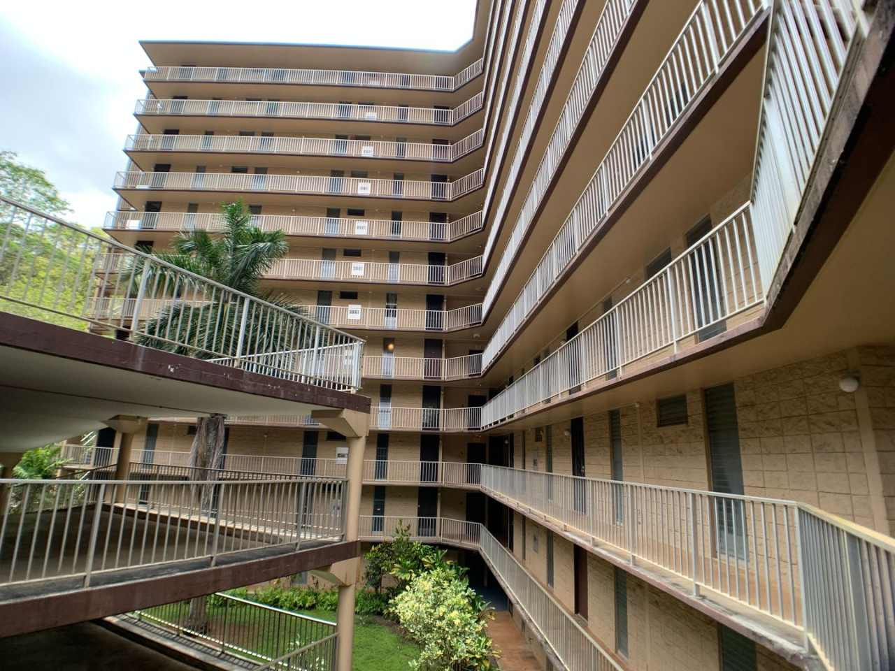 $2100/mo 2BR/1BA/2PKG, Mililani (Waikalani Woodlands) - Great Location