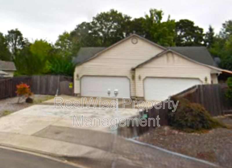 122 Geneva Ct