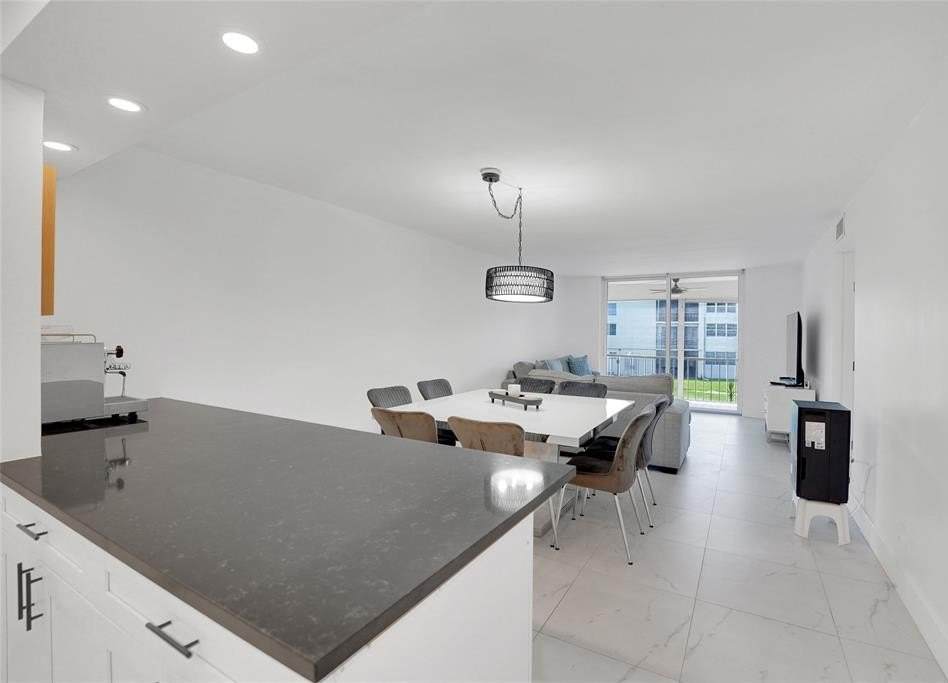 8911 S Hollybrook Blvd