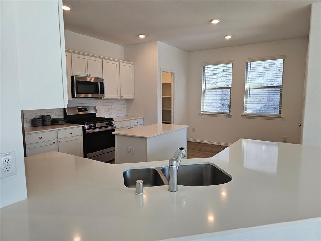 1103 Sassafras Drive