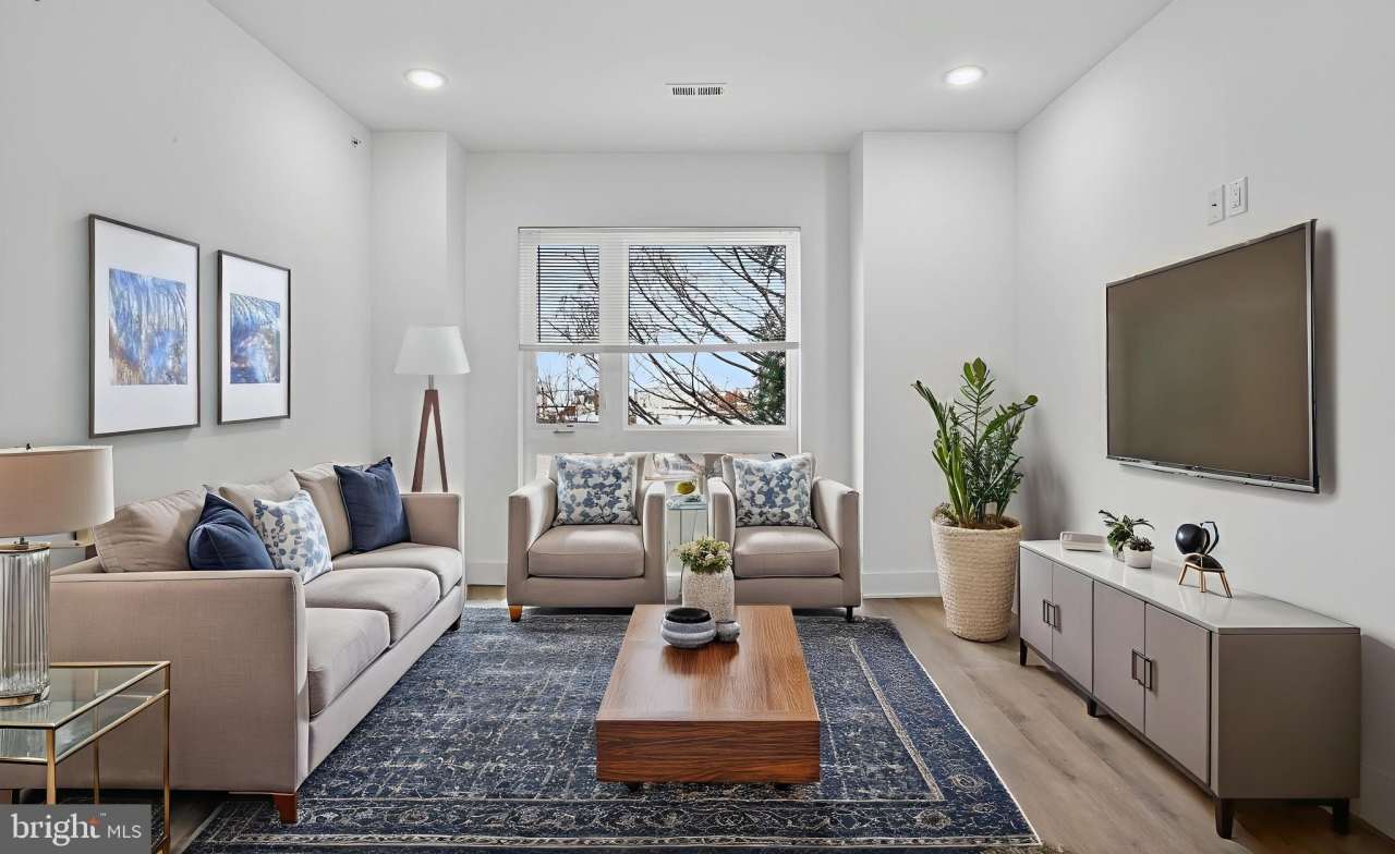 2333 E YORK Street unit: 4