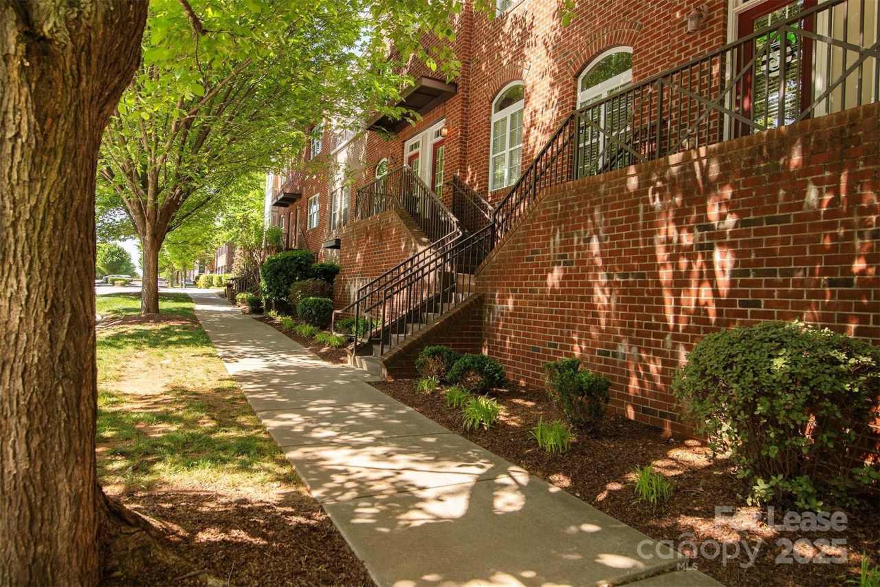 223 Harbour Place Drive