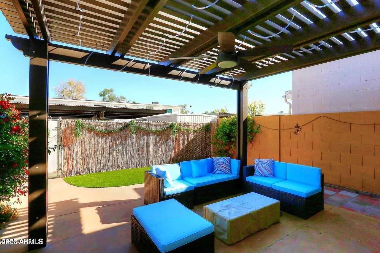 8237 E ORANGE BLOSSOM Lane