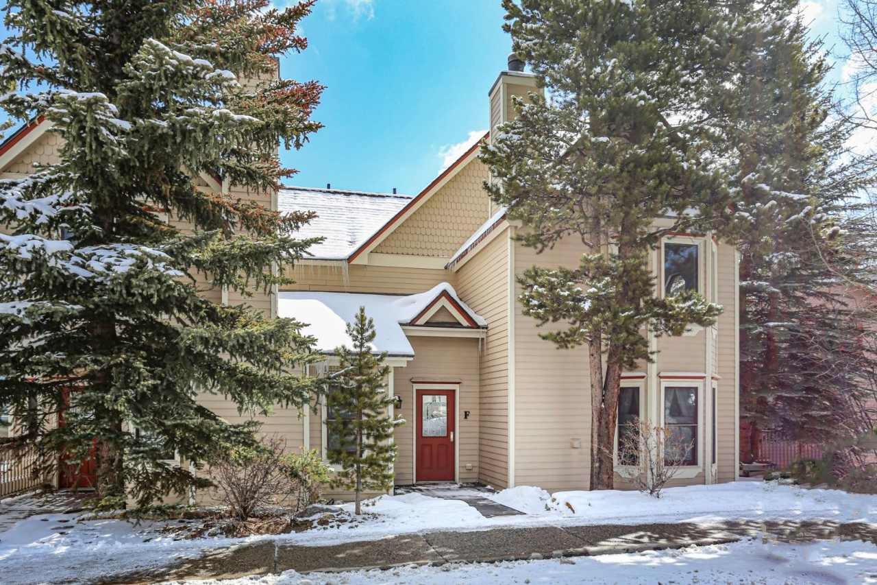 Garage! In town! Pets Negotiable!