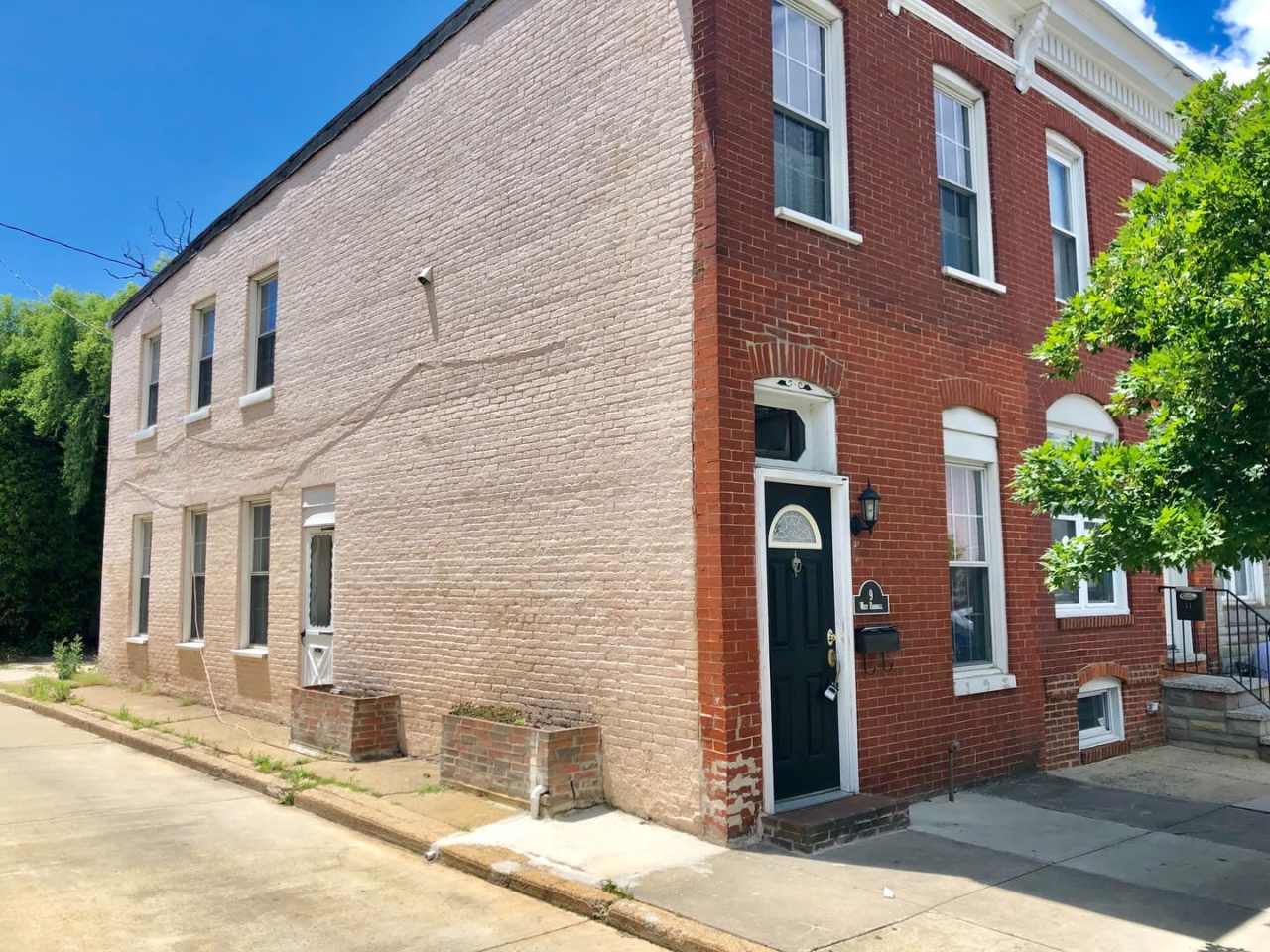 2 Bedroom EOG Townhome in Federal Hill W/ Parking