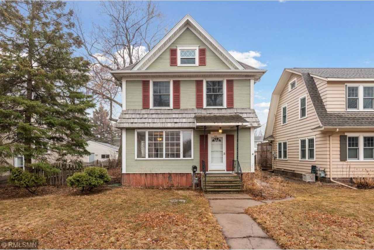 June 2023 ~ Cute 5 bedroom house. Spacious bedrooms. In unit laundry and dishwasher.