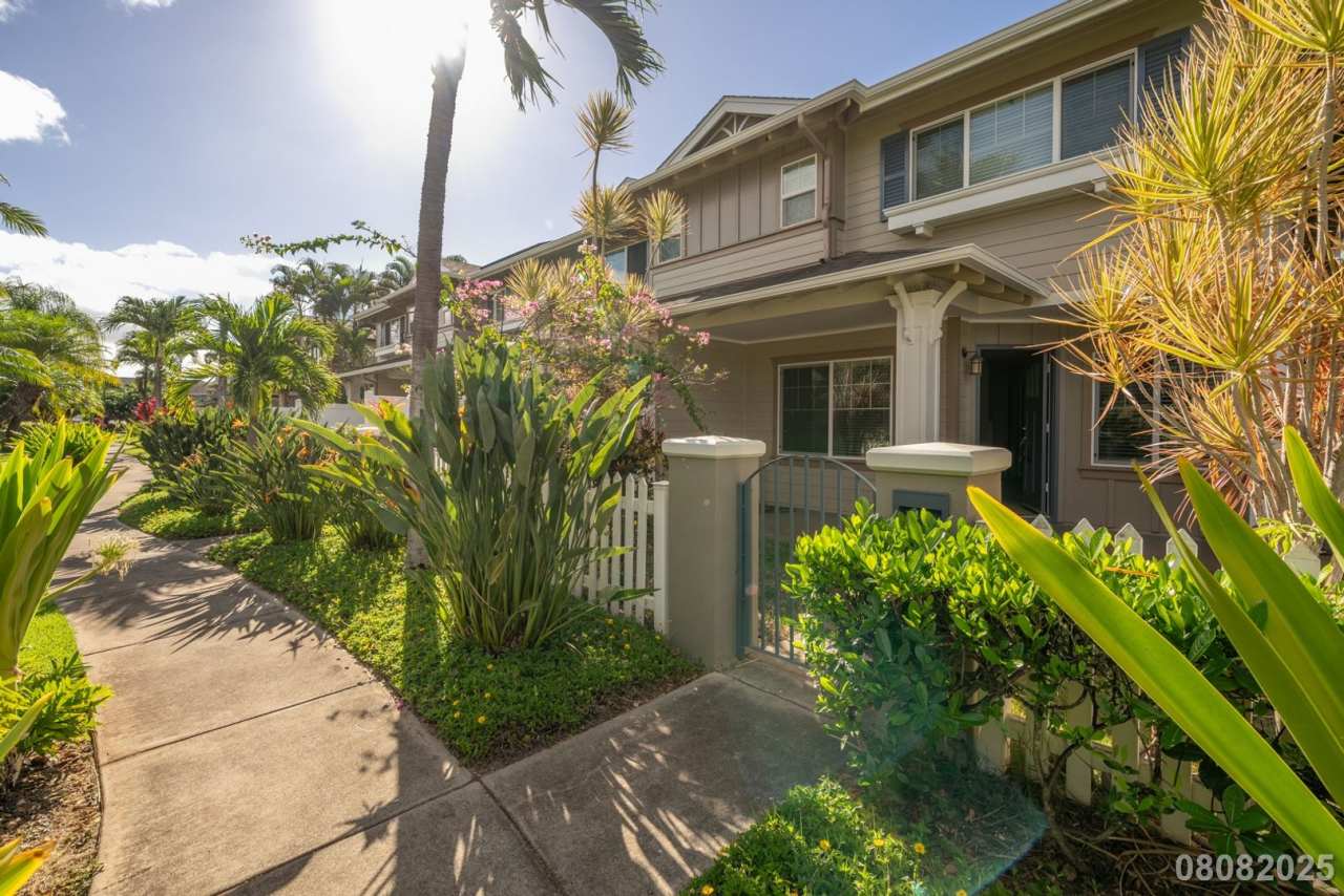 $3600 | 3br/2.5ba Townhome in Fairway's Edge