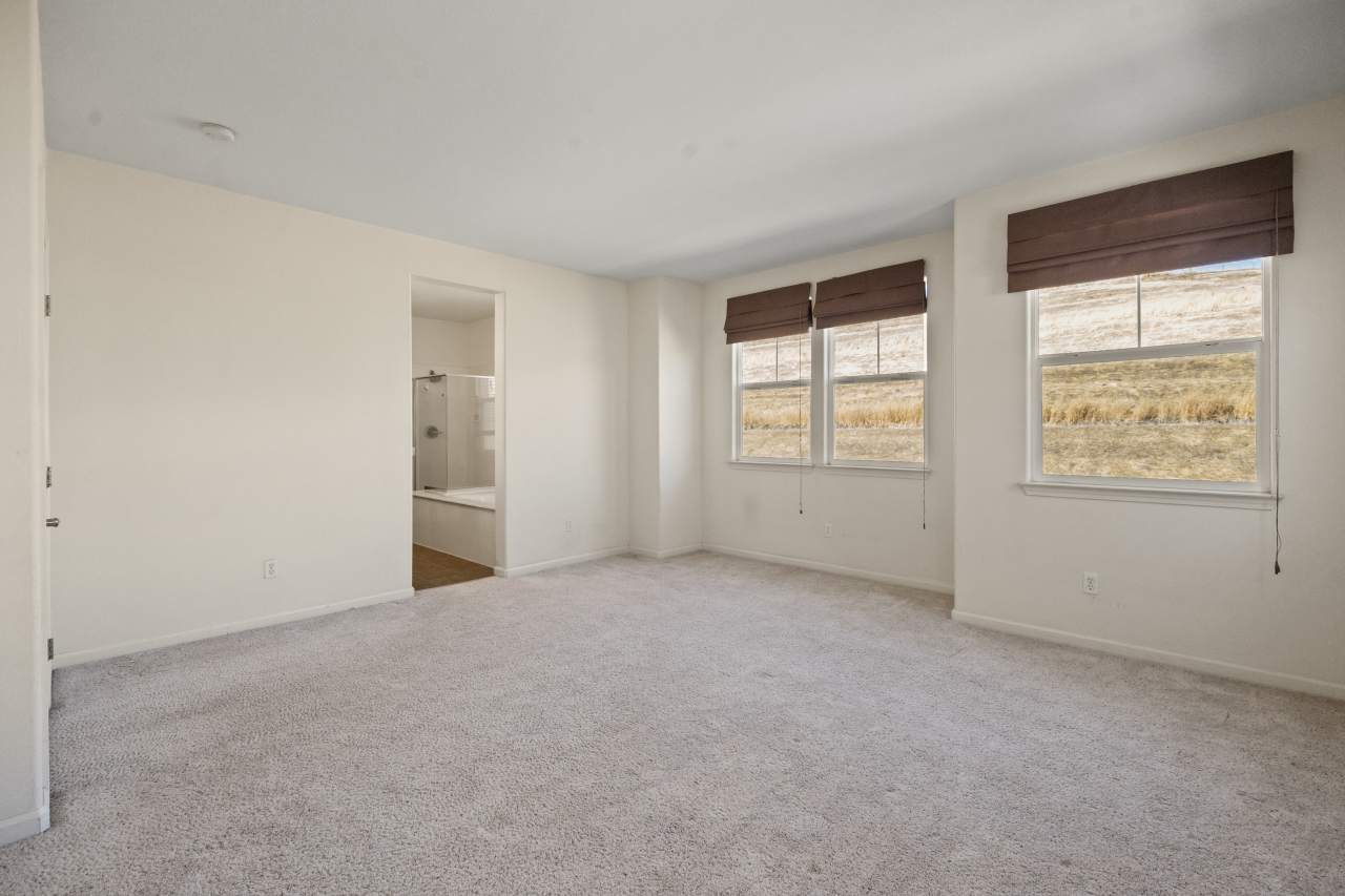 7066 Goldenspur Loop