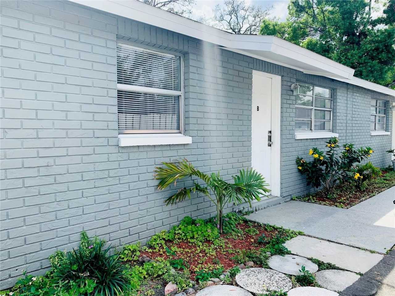 8807 N MULBERRY STREET