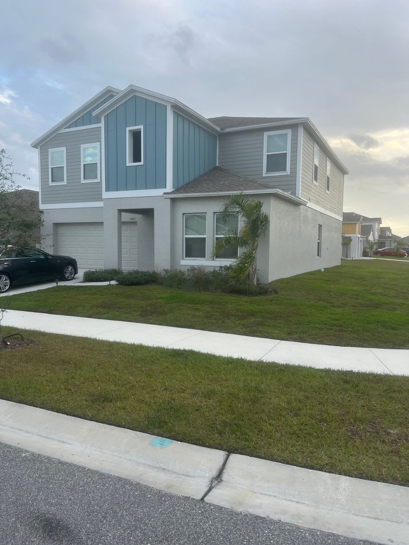 Spacious 5BR House in Winter Haven