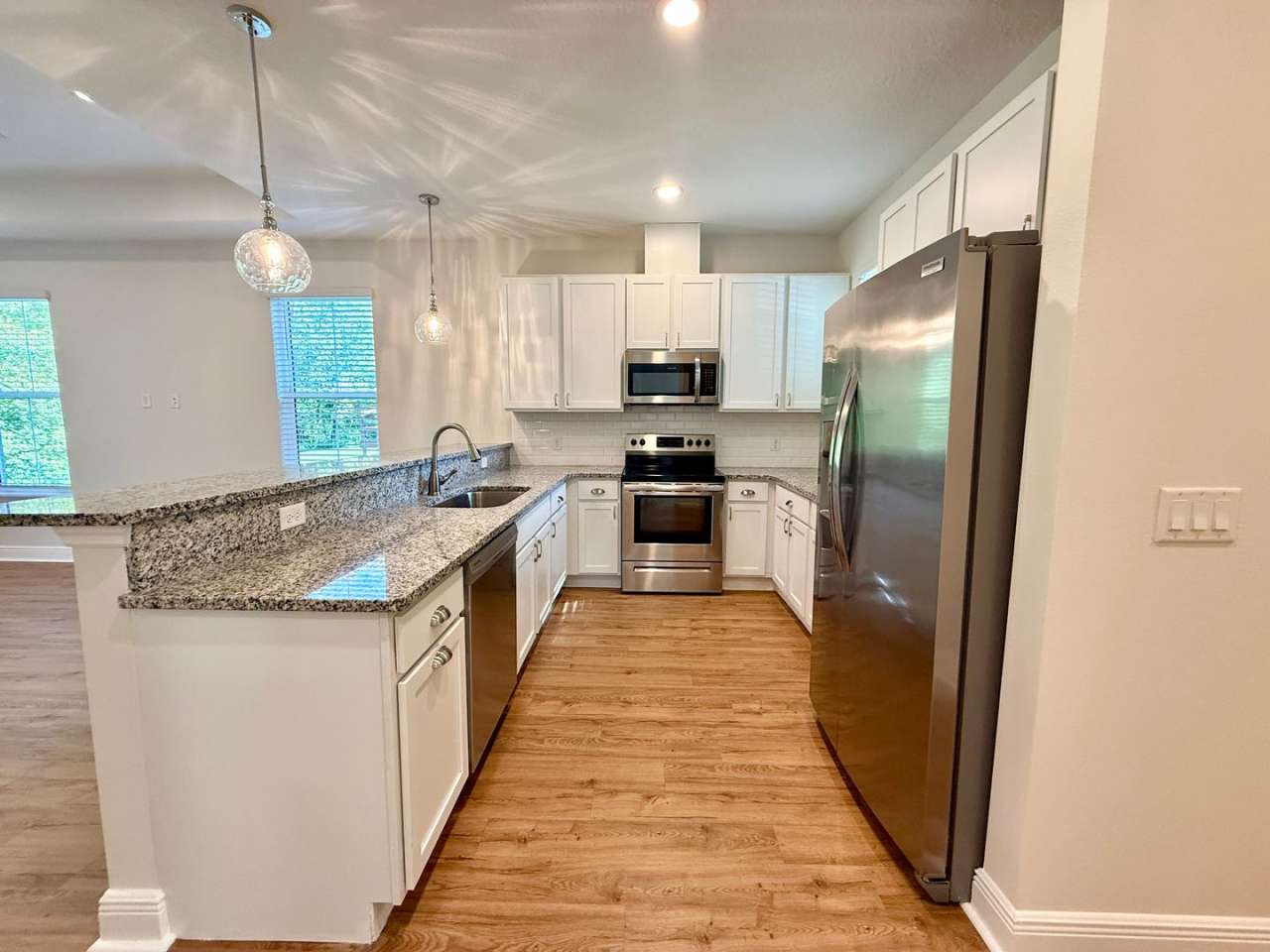 Gorgeous, Modern 2/2 Duplex in Orange City!