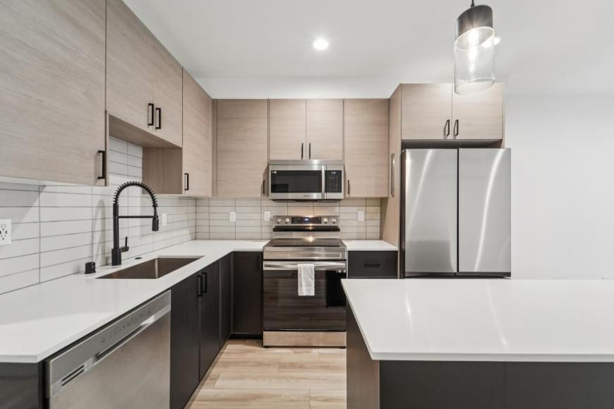 909 Hiawatha PL S #B