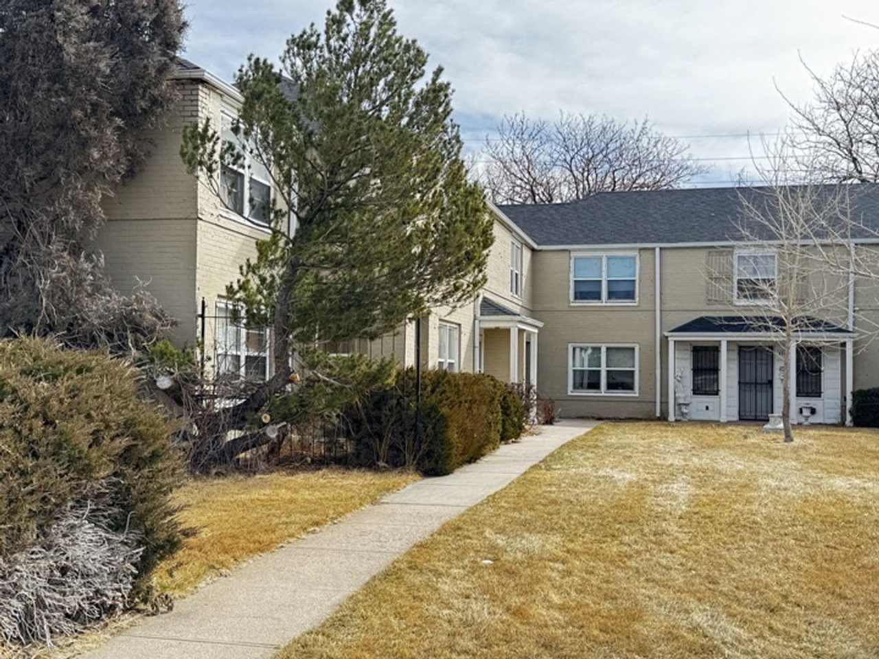 2 BEDROOM 1 BATHROOM TOWNHOME CLOSE TO WARREN AIR FORCE BASE