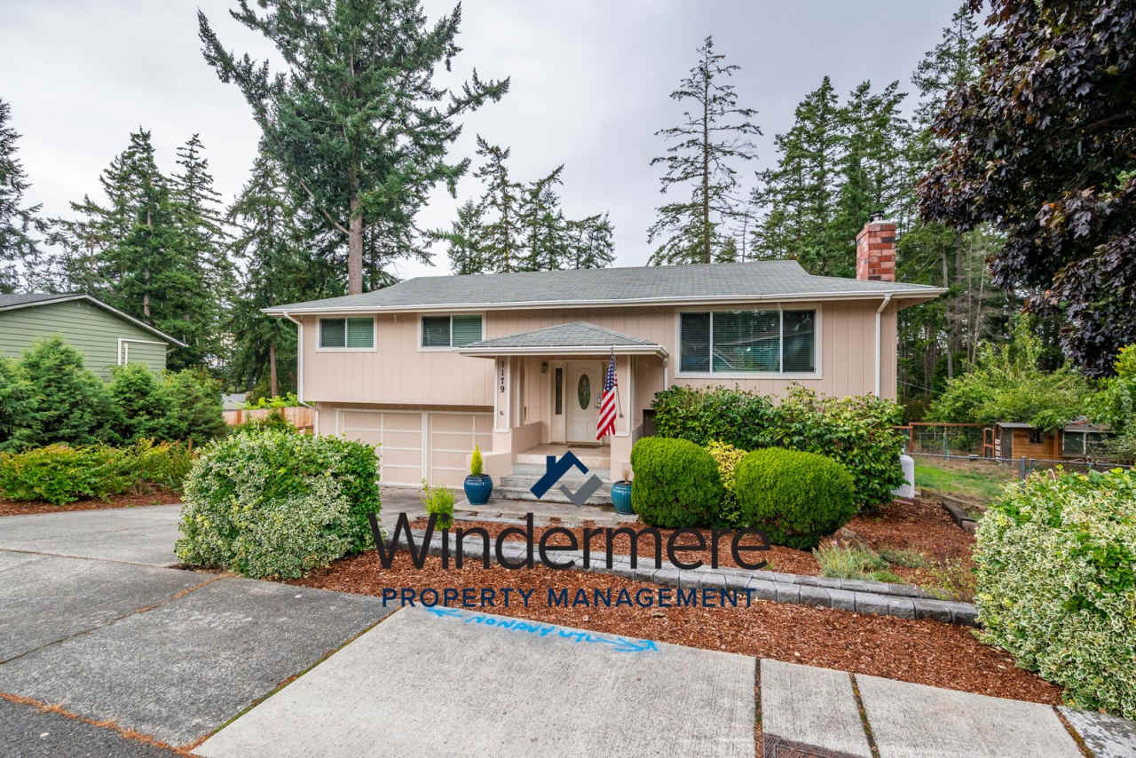 Spacious 3 Bedroom 3 Bath in town