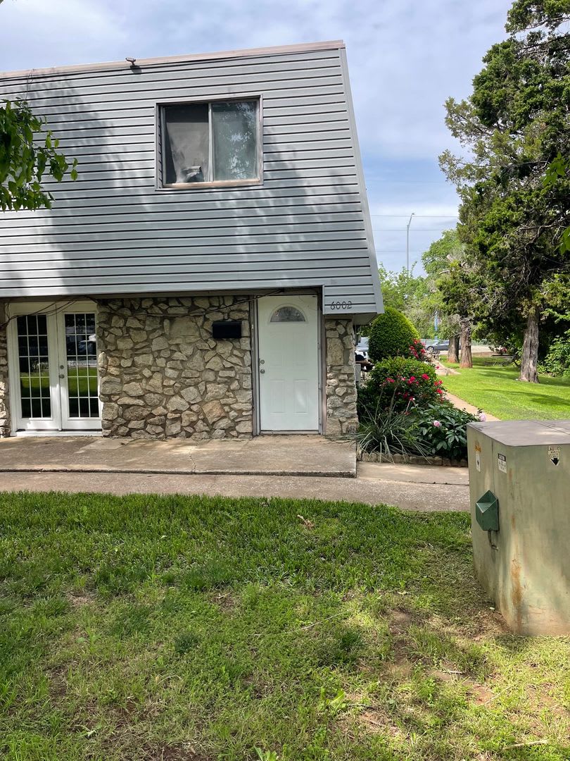 3 Bedroom, 2 1/2 bath, 2 story condo for rent in Warr Acres