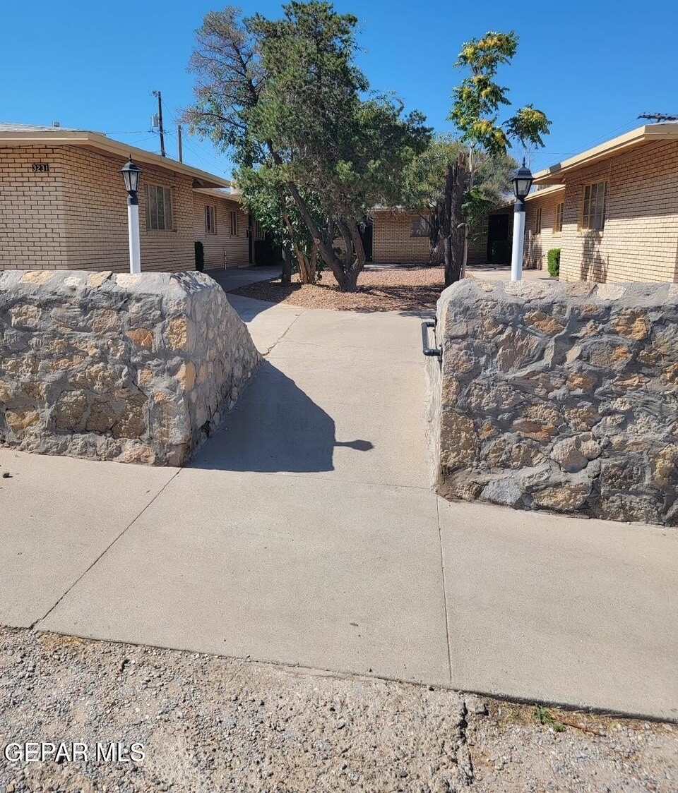 3231 FRANKFORT Avenue unit: 5