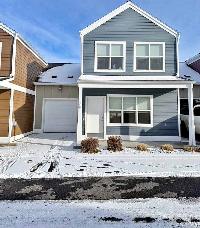 Charming Southside 2 Bedroom, 2.5 Bath Townhome