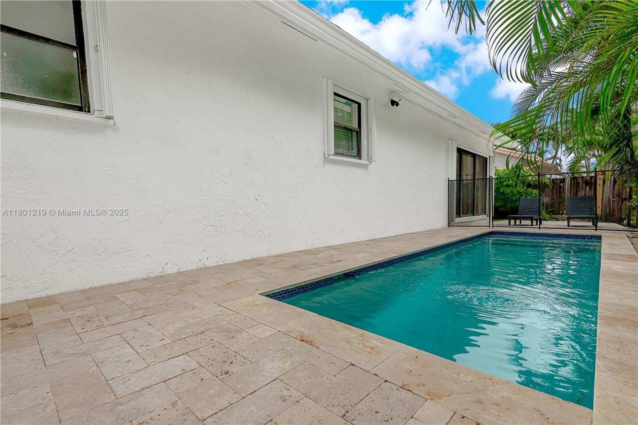 216 SE 9th Street 1, Dania Beach, FL 33004