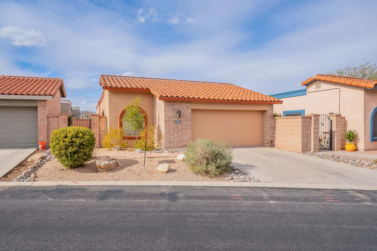 1640 W Vuelta Salvatierra