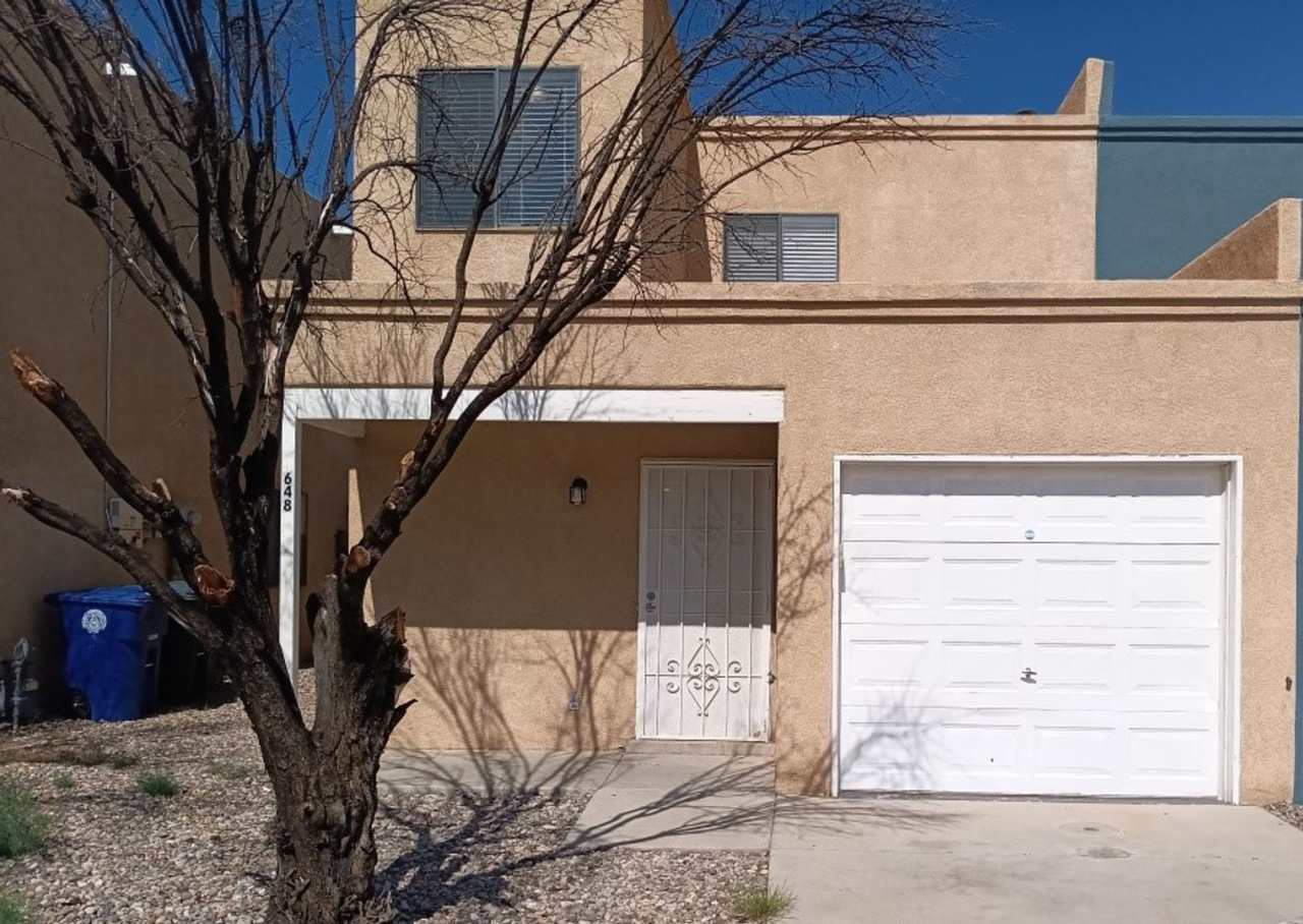 Available Now! 3 Bedroom 2 Bathroom Located in SW ABQ!! Showings Available! Price drop!