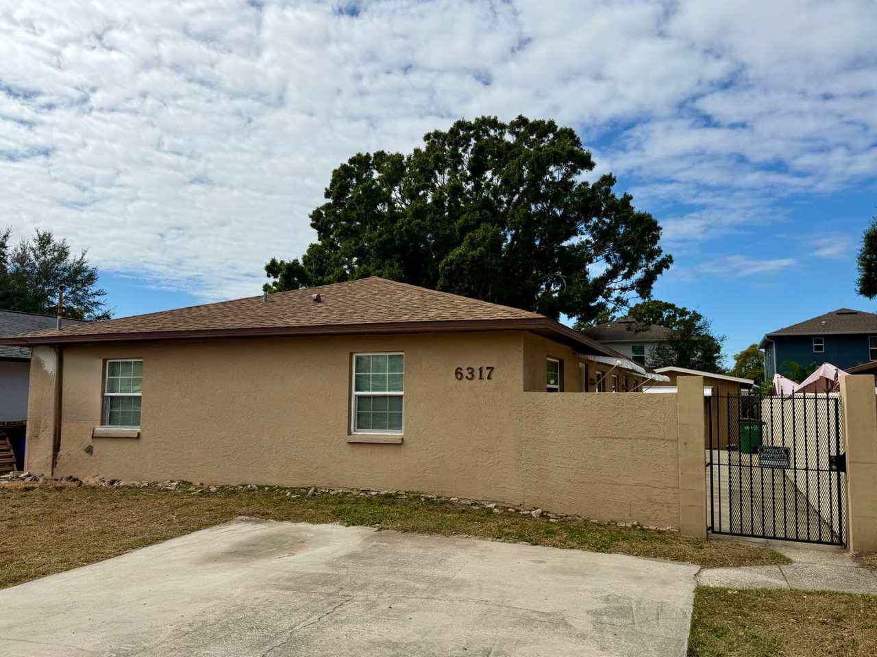 2 BEDROOM 1 BATHROOM IN SOUTH TAMPA !!!