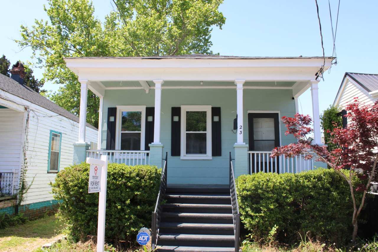 Charming Charleston Living ~ 2 bedroom / 2 bath w/flex space