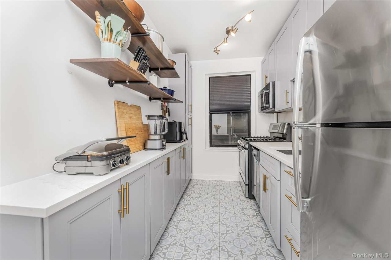 306 E Mosholu Parkway S unit: 1D