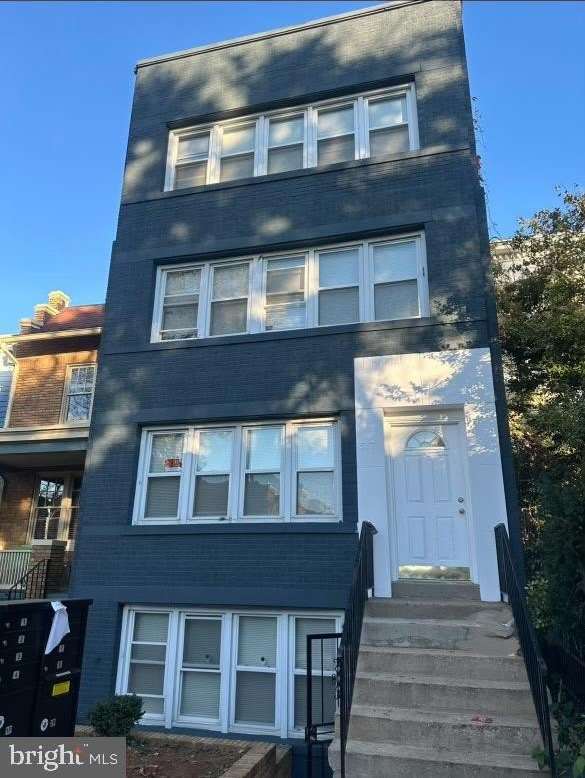 517 7TH Street NE unit: 2