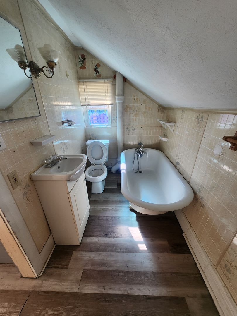 UTILITIES included upper 2 bedroom