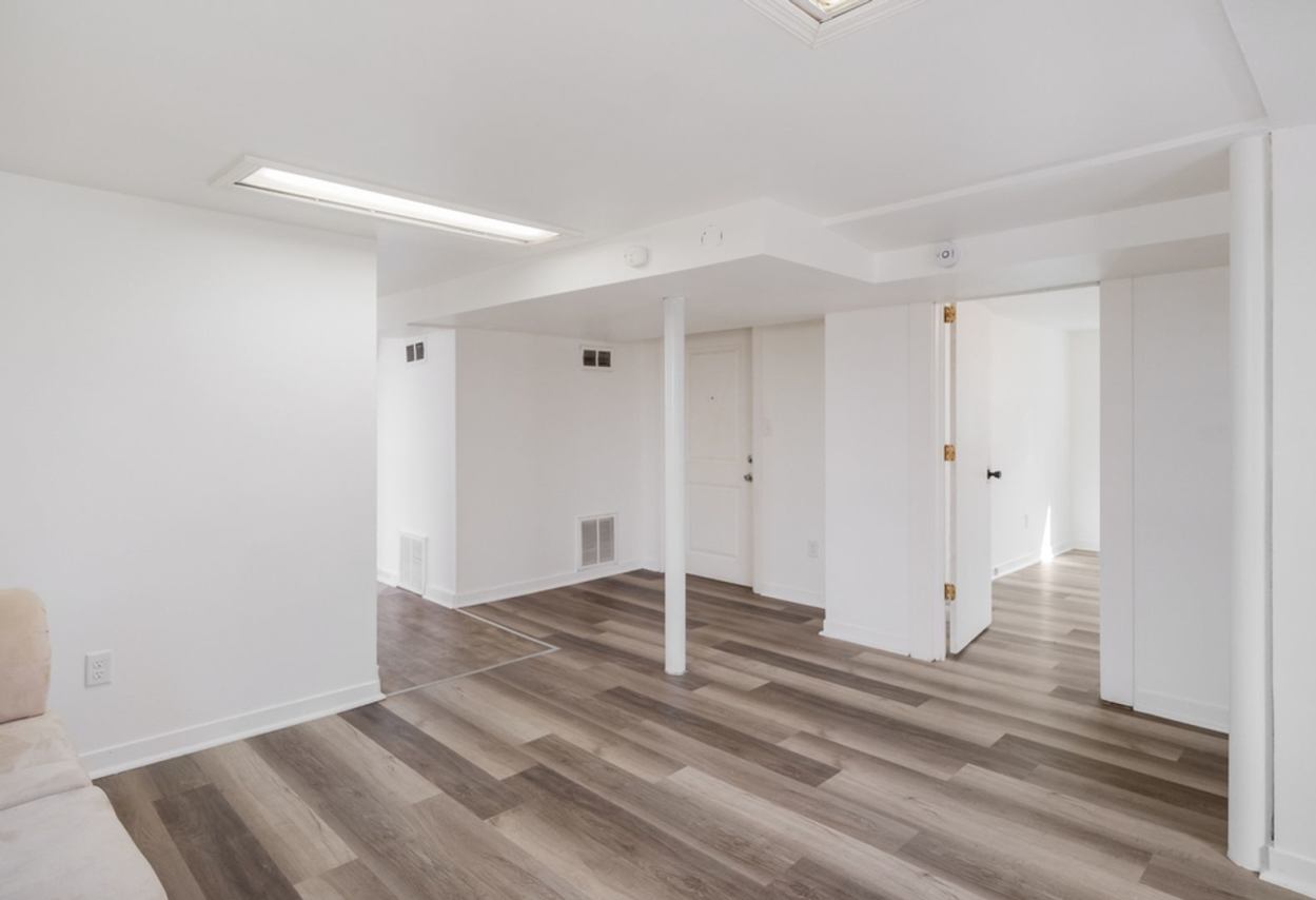 1 Bed, 1 Bath Duplex in Urbana - AVAILABLE NOW!