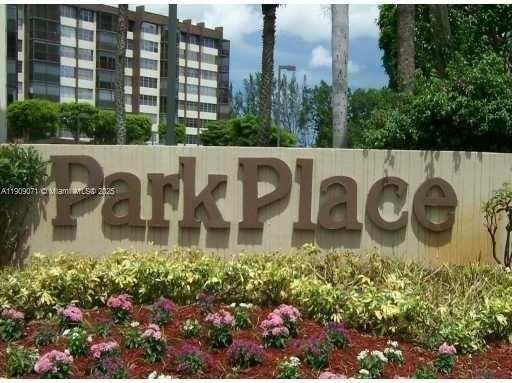 1100 Saint Charles Pl