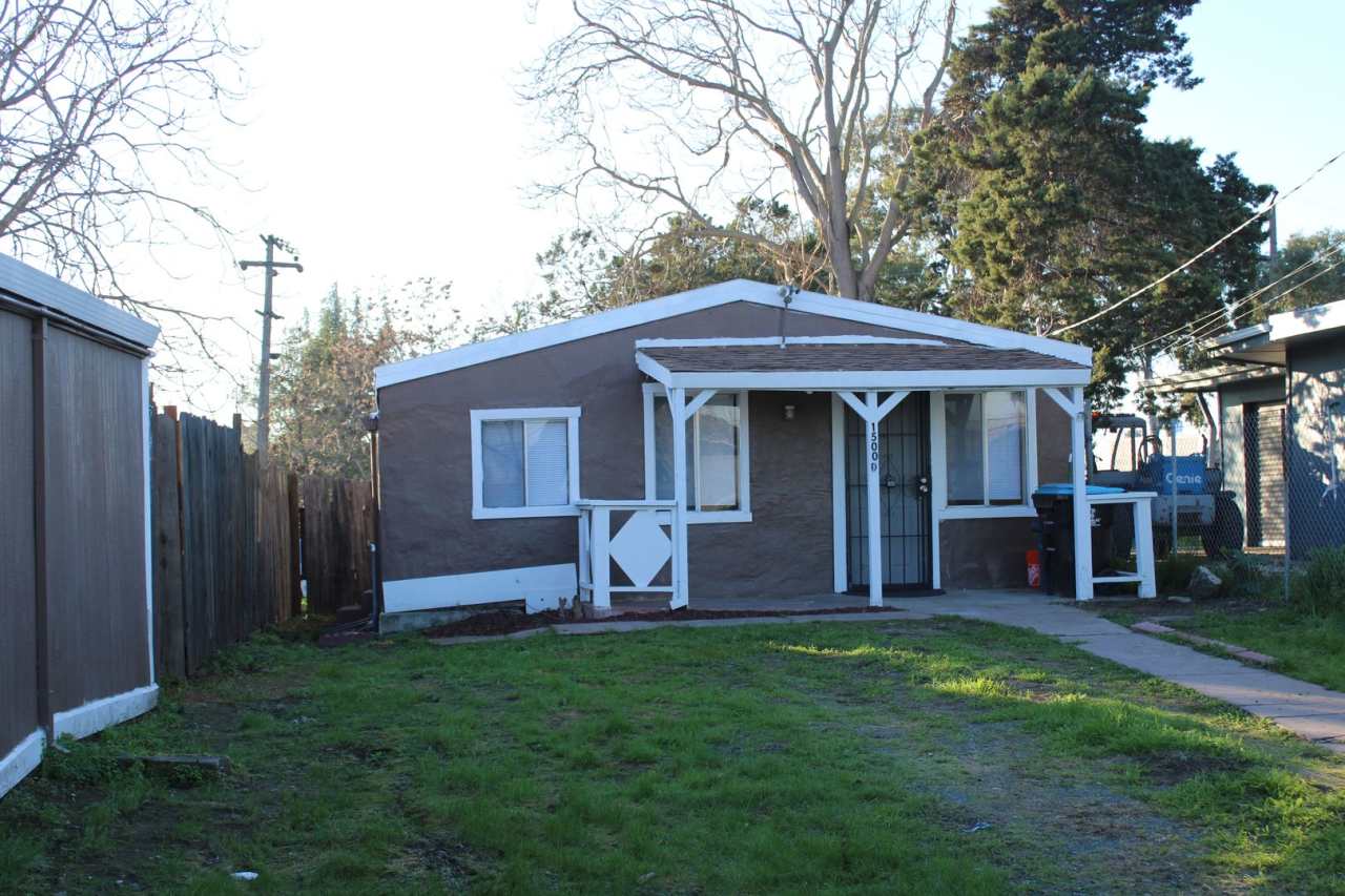 1 Bedroom, 1 Bathroom House in Antioch with Washer/Dryer Hookup