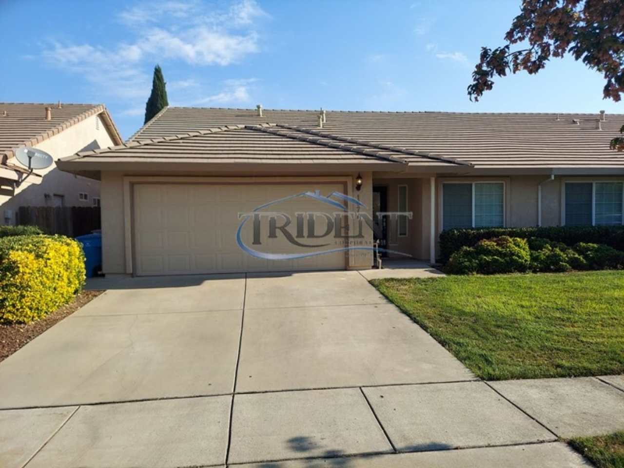 Small pet friendly duplex with front yard landscaping included