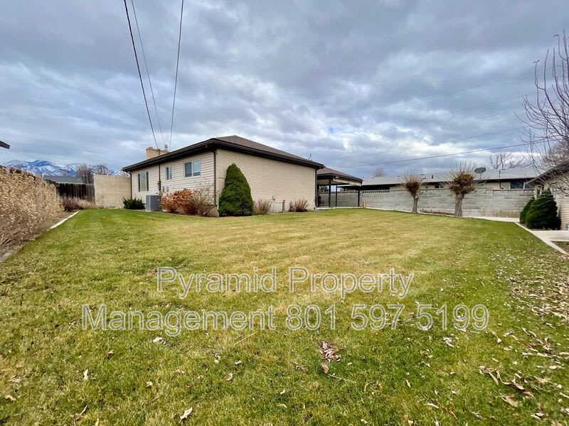 8296 S Harrison Circle