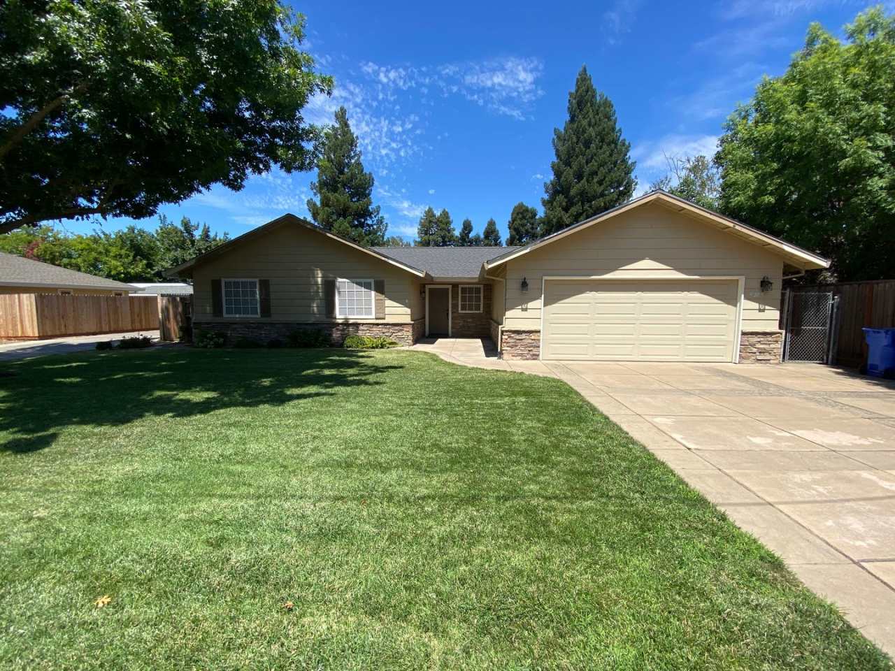 Beautiful Home with a Pool