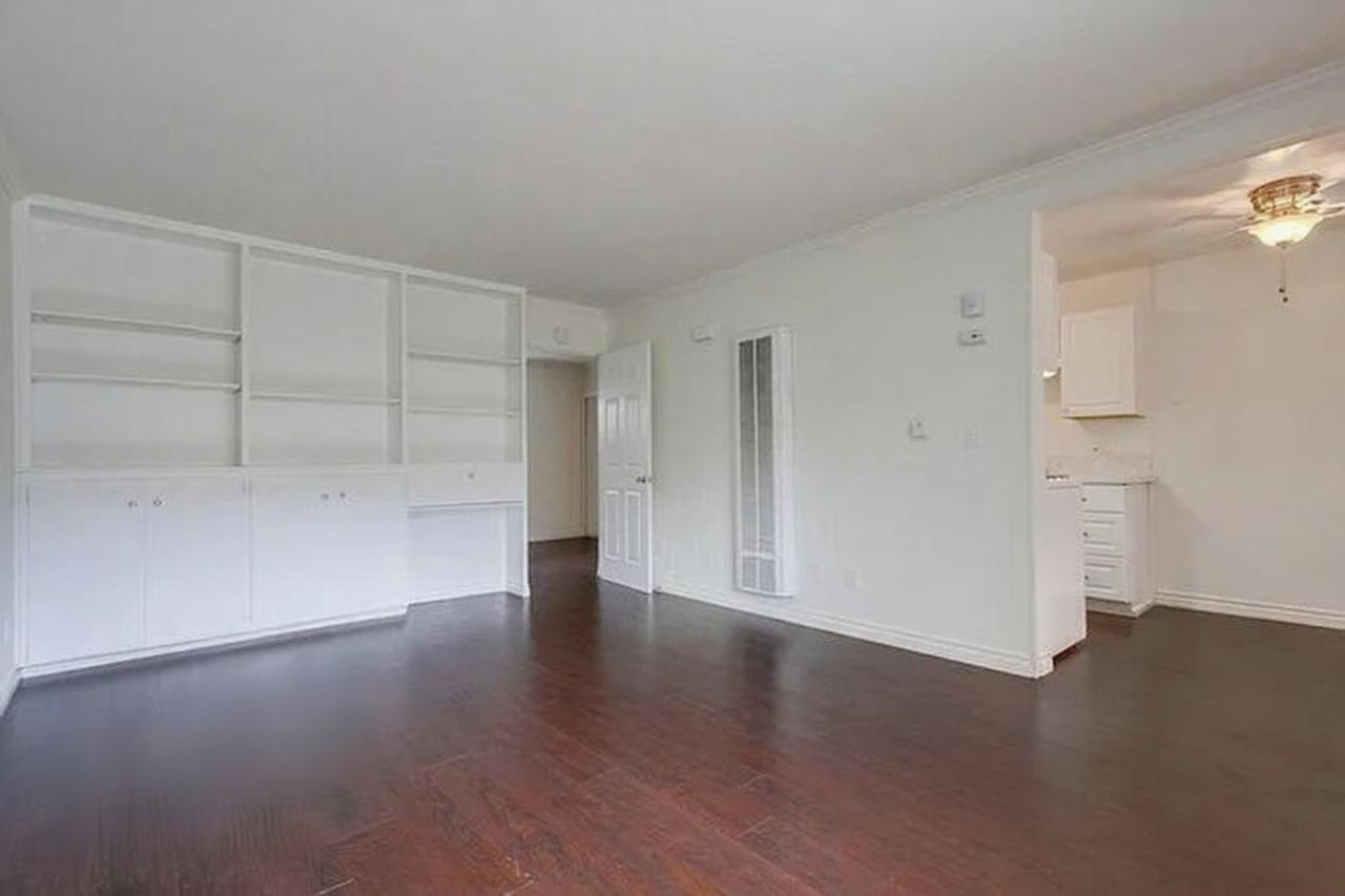 Charming 1- Bed/1 Bath Apt. in a Boutique Complex