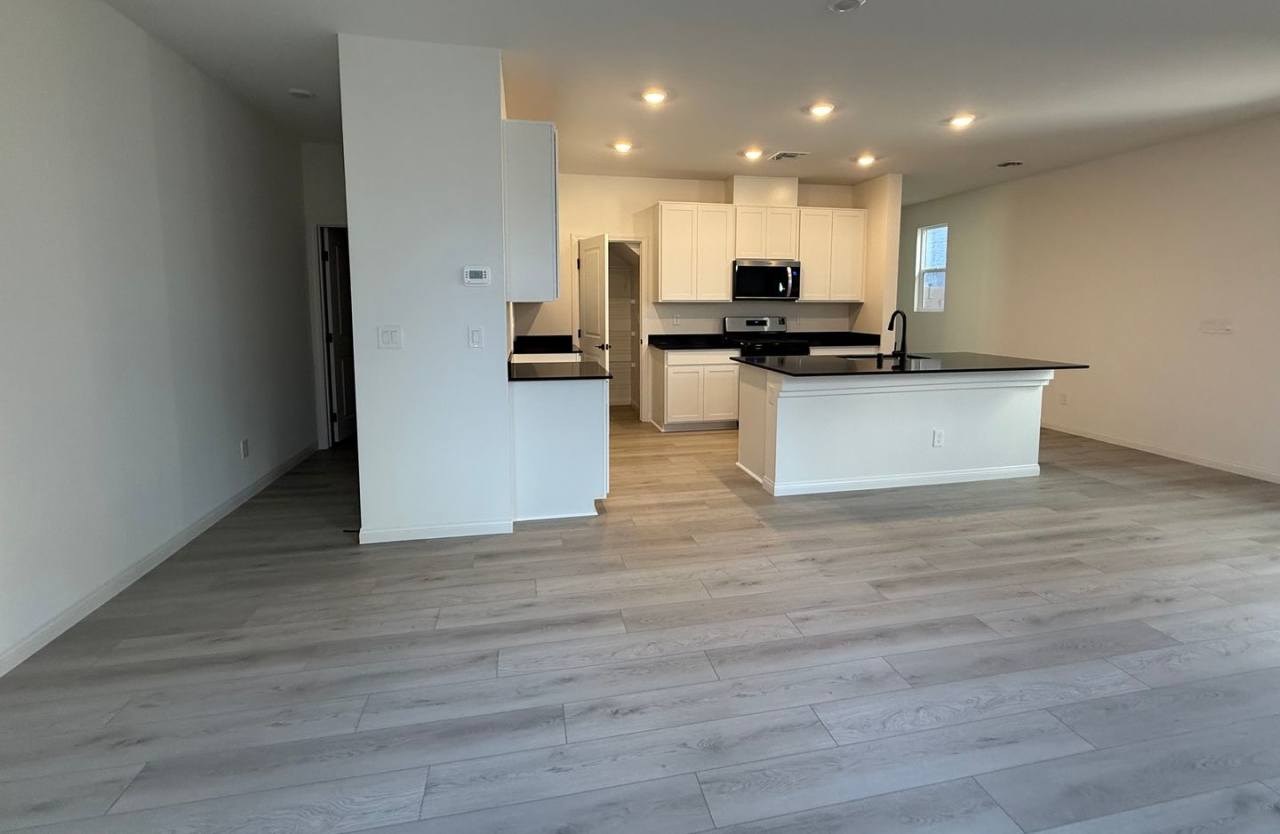 Brand new Southwest 3 bedrooms 2.5 bathrooms