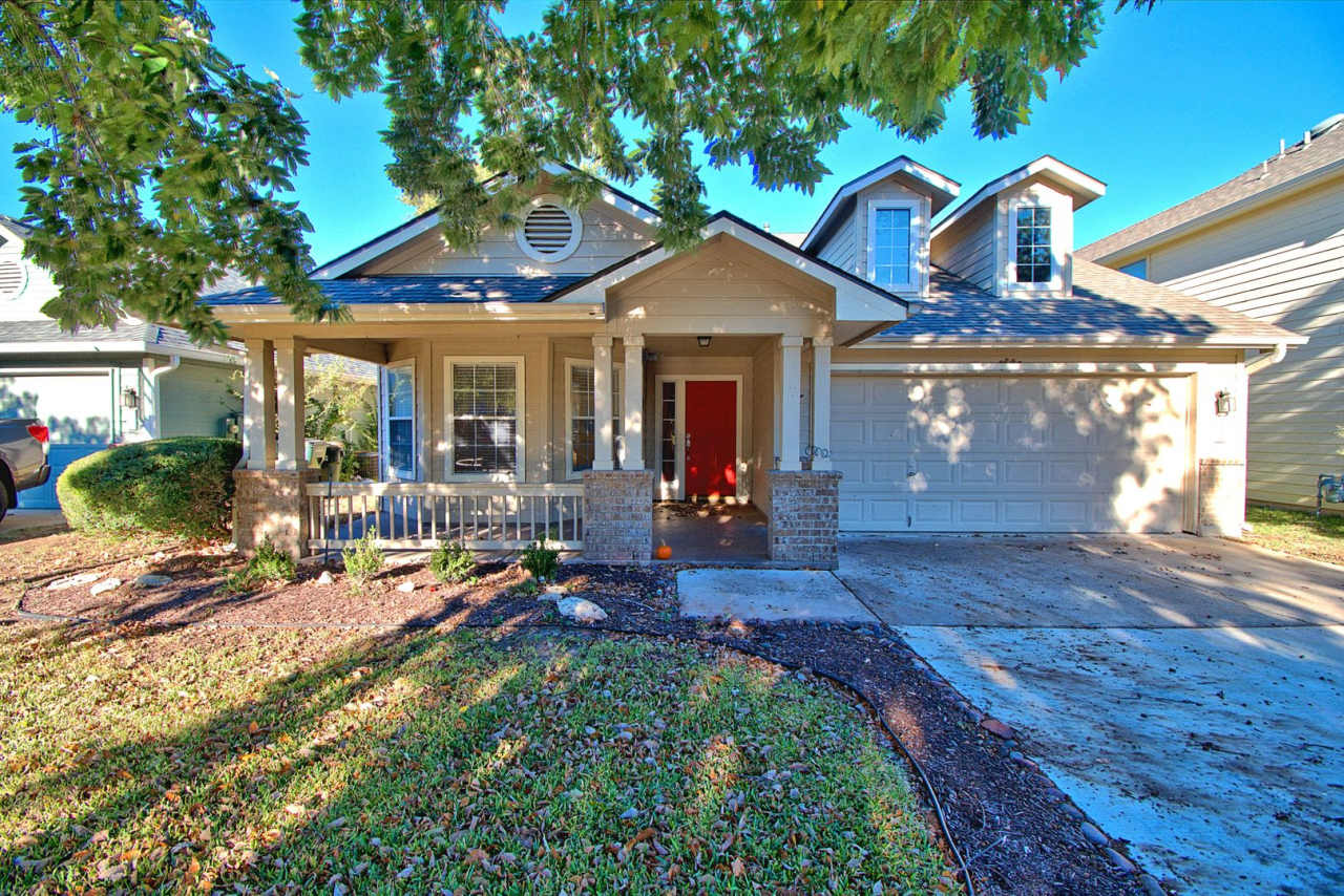 Gorgeous 4 Bed House in Charming Georgetown Village