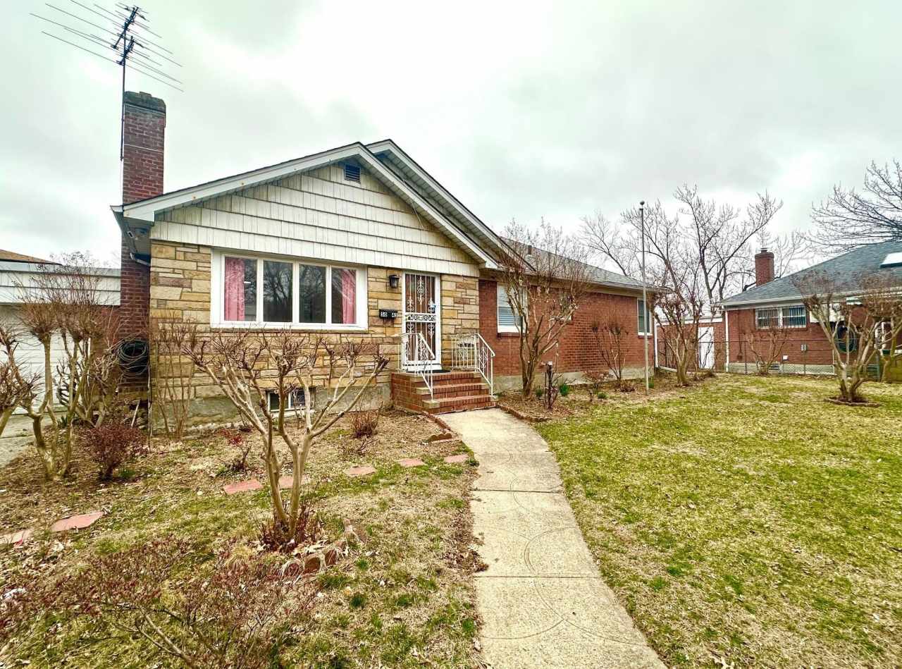 50-45 Fresh Meadow Ln