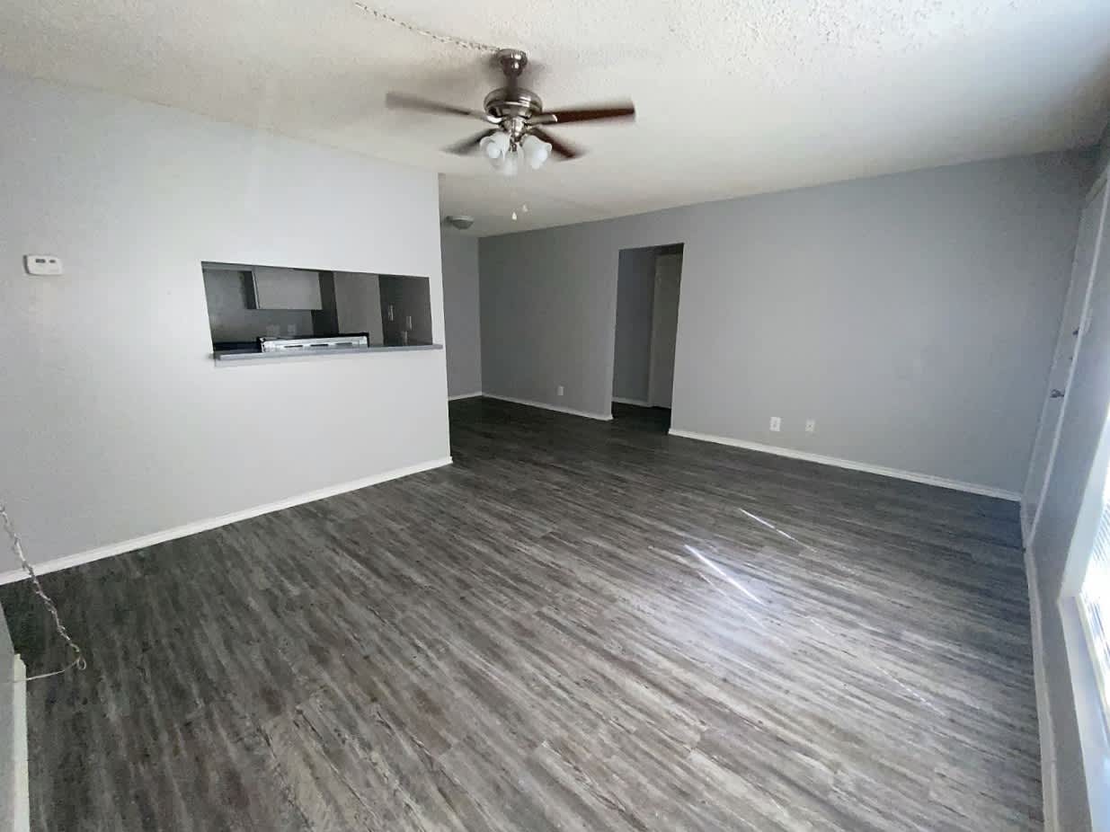 1809 W. Schunior Road - 0508