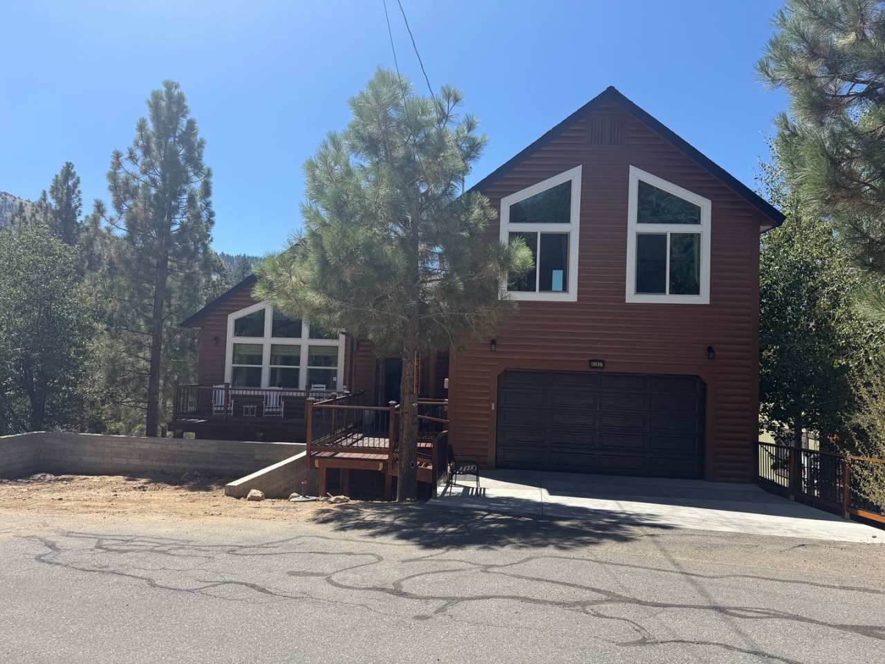 Stunning 4-Bedroom Home with Amazing Views, EV Charger  Solar in Big Bear!