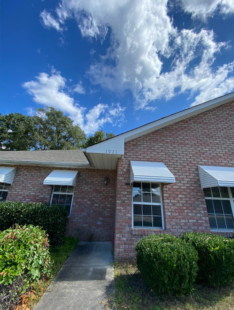 Perfect Duplex in a Great Auburn Neighborhood!