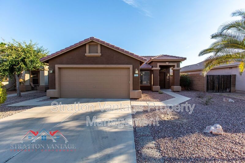 12605 W Clarendon Ave