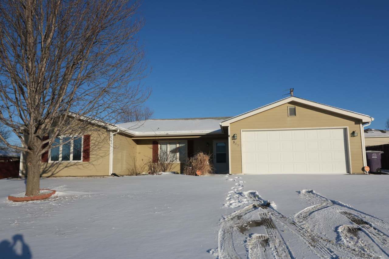 Beautiful 3 bedroom home just minutes from Manhattan and Fort Riley!