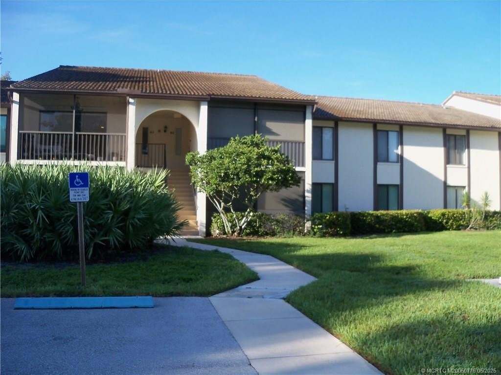 2114 SW Silver Pine Way unit: B2