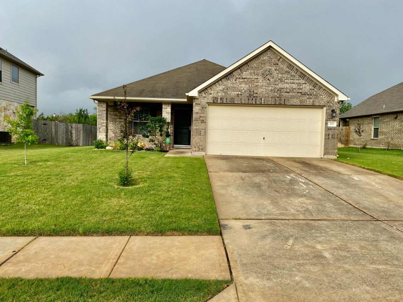 3 bedroom, 2 bathroom Leander home that backs greenbelt!!