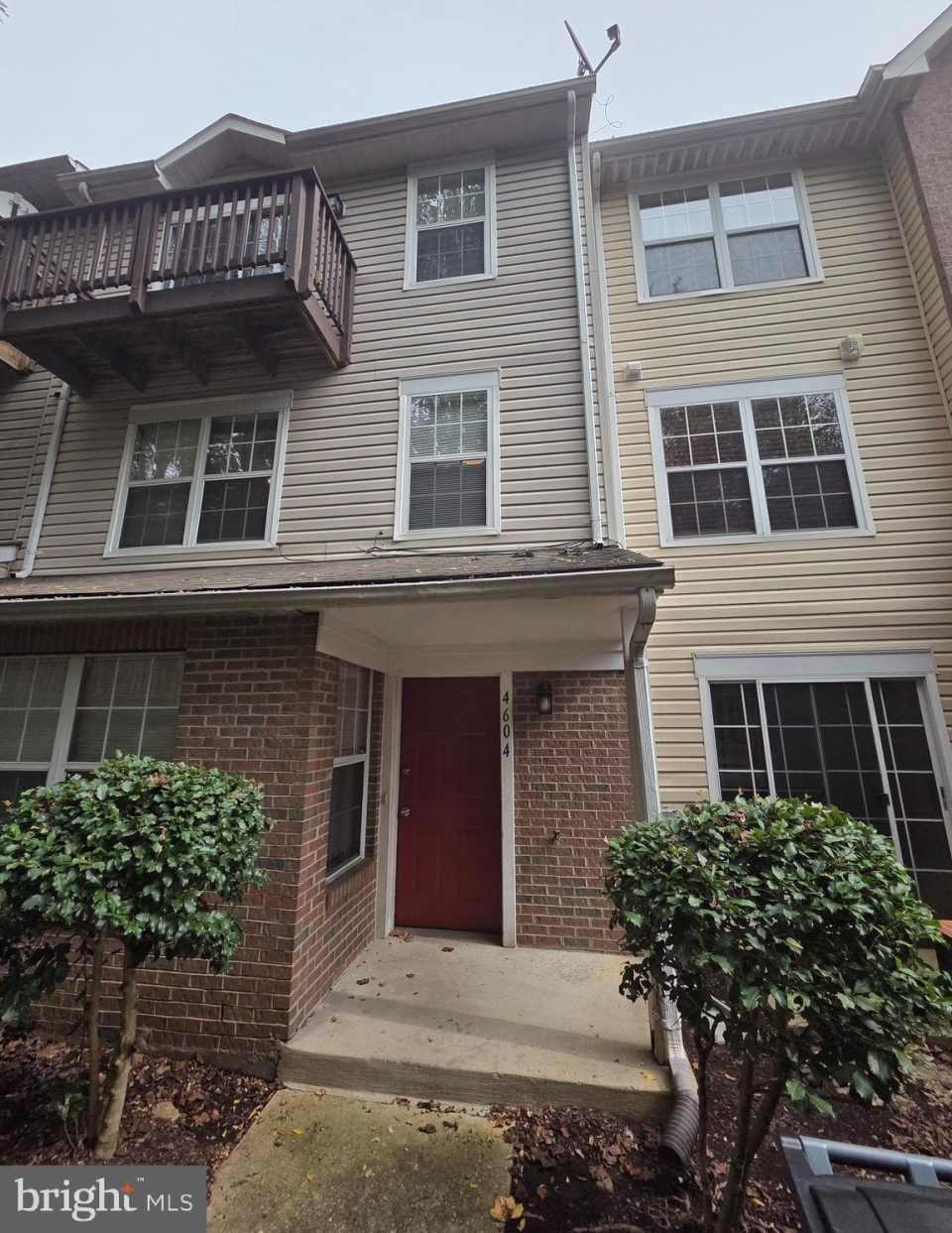 4604 DEEPWOOD Court unit: 87D